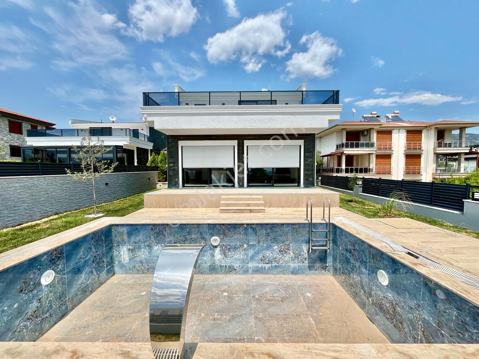 Gümüşden Tasarımıyla Nefes Kesen Bahçeli Havuzlu 4+1 Müstakil Ev - Görsel 2