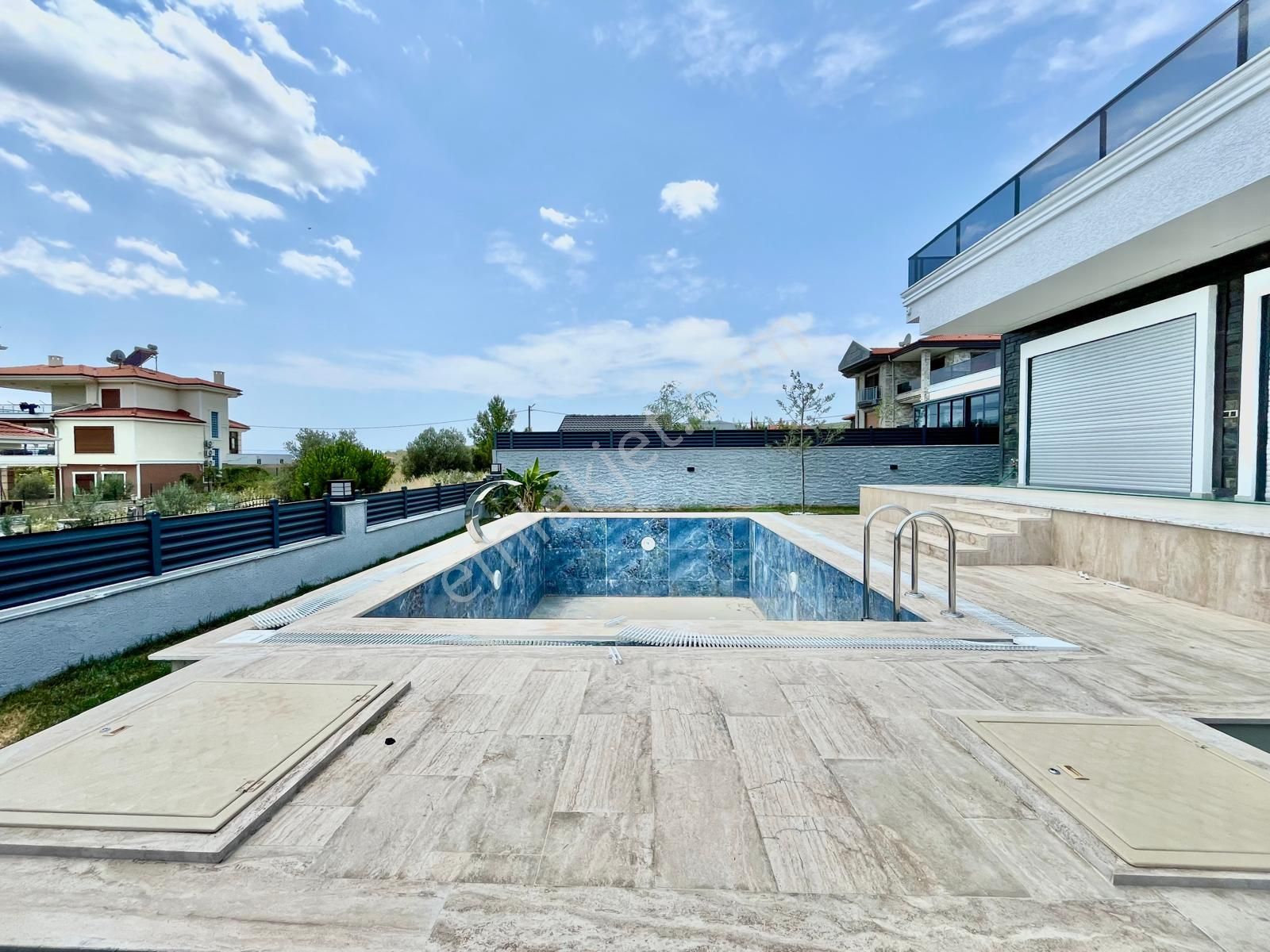 Gümüşden Tasarımıyla Nefes Kesen Bahçeli Havuzlu 4+1 Müstakil Ev - Görsel 3