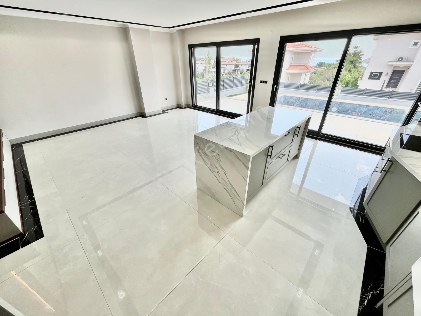 Gümüşden Tasarımıyla Nefes Kesen Bahçeli Havuzlu 4+1 Müstakil Ev - Görsel 15