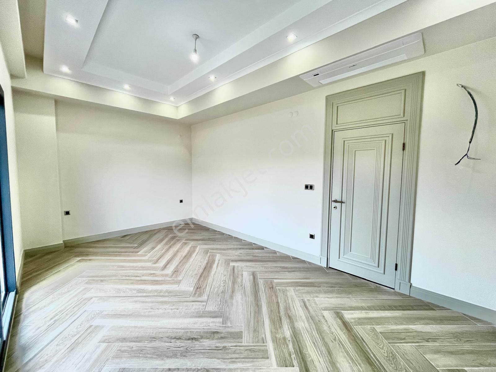 Gümüşden Tasarımıyla Nefes Kesen Bahçeli Havuzlu 4+1 Müstakil Ev - Görsel 18