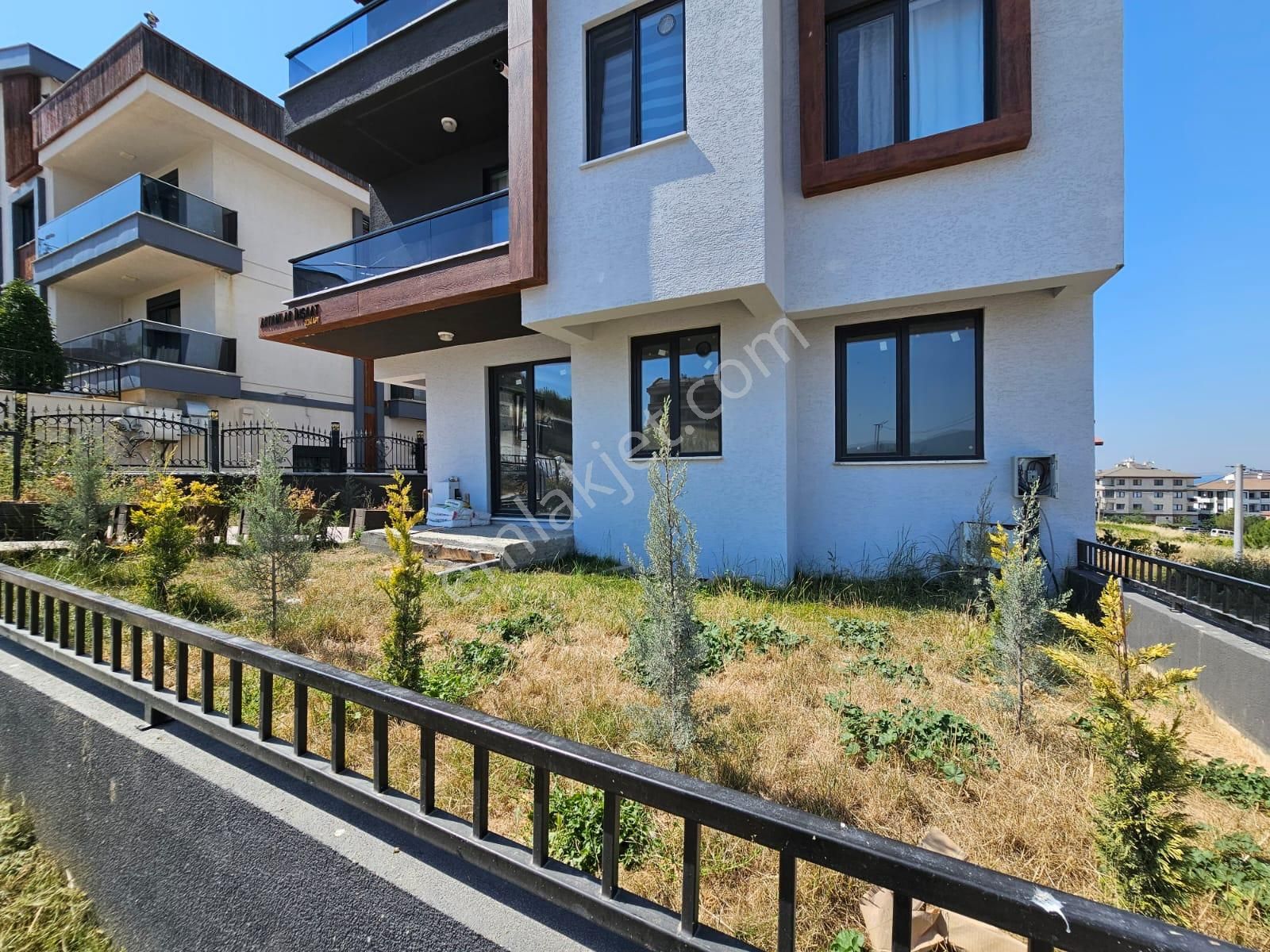 Remax Şehir 2'den Çiftlikköy Bayraktepe'de Satılık 2+1 Daire