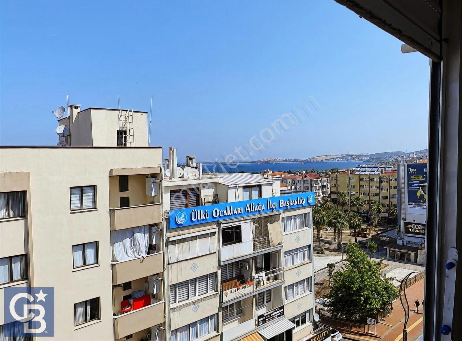 Aliağa Kazım Dirik Asansörlü Tadilatlı 2+1 Kapalı Mutfaklı Daire