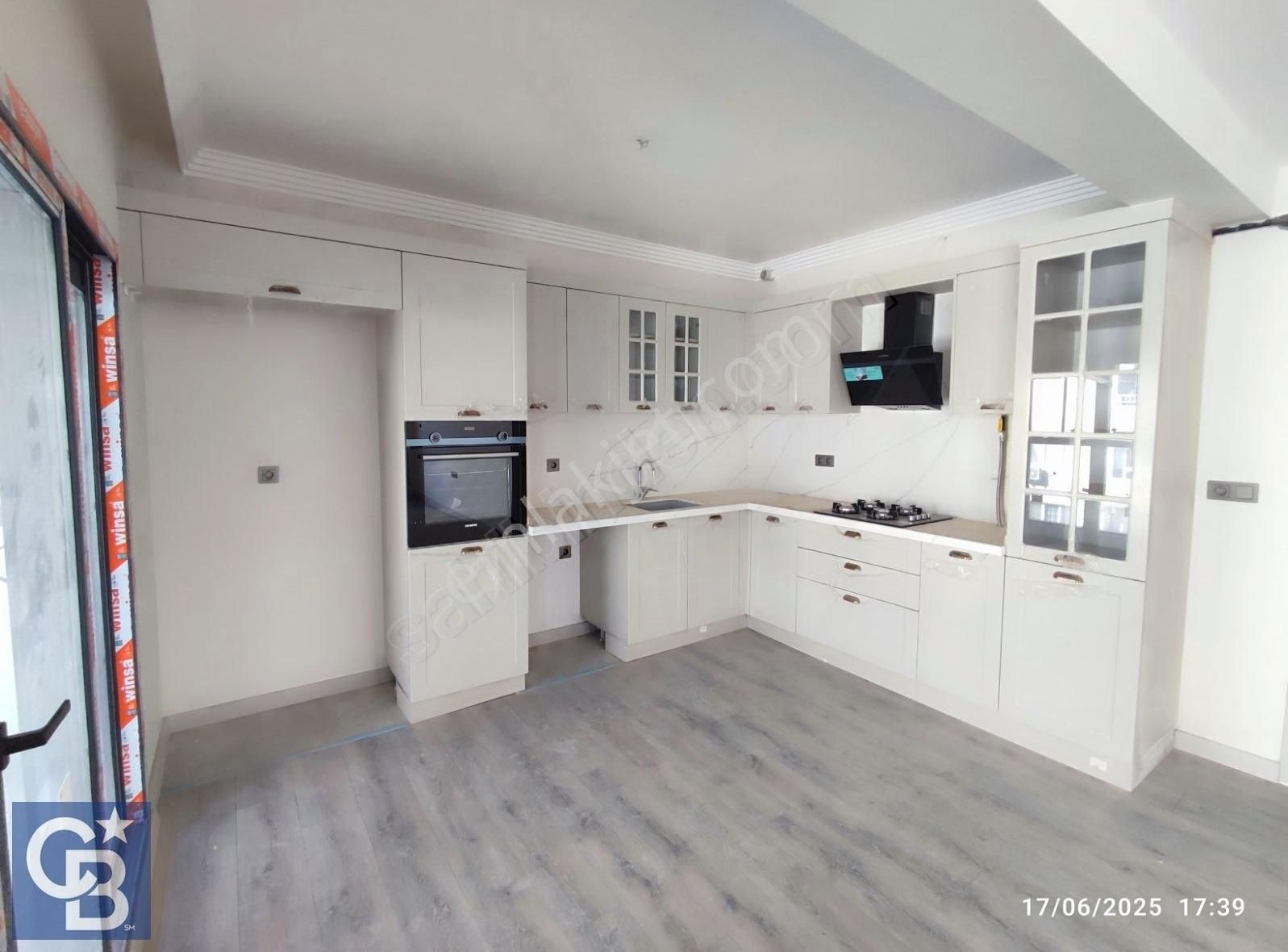 Aliağa Merkezde 2+1 Açık Mutfak Kiralık Daire