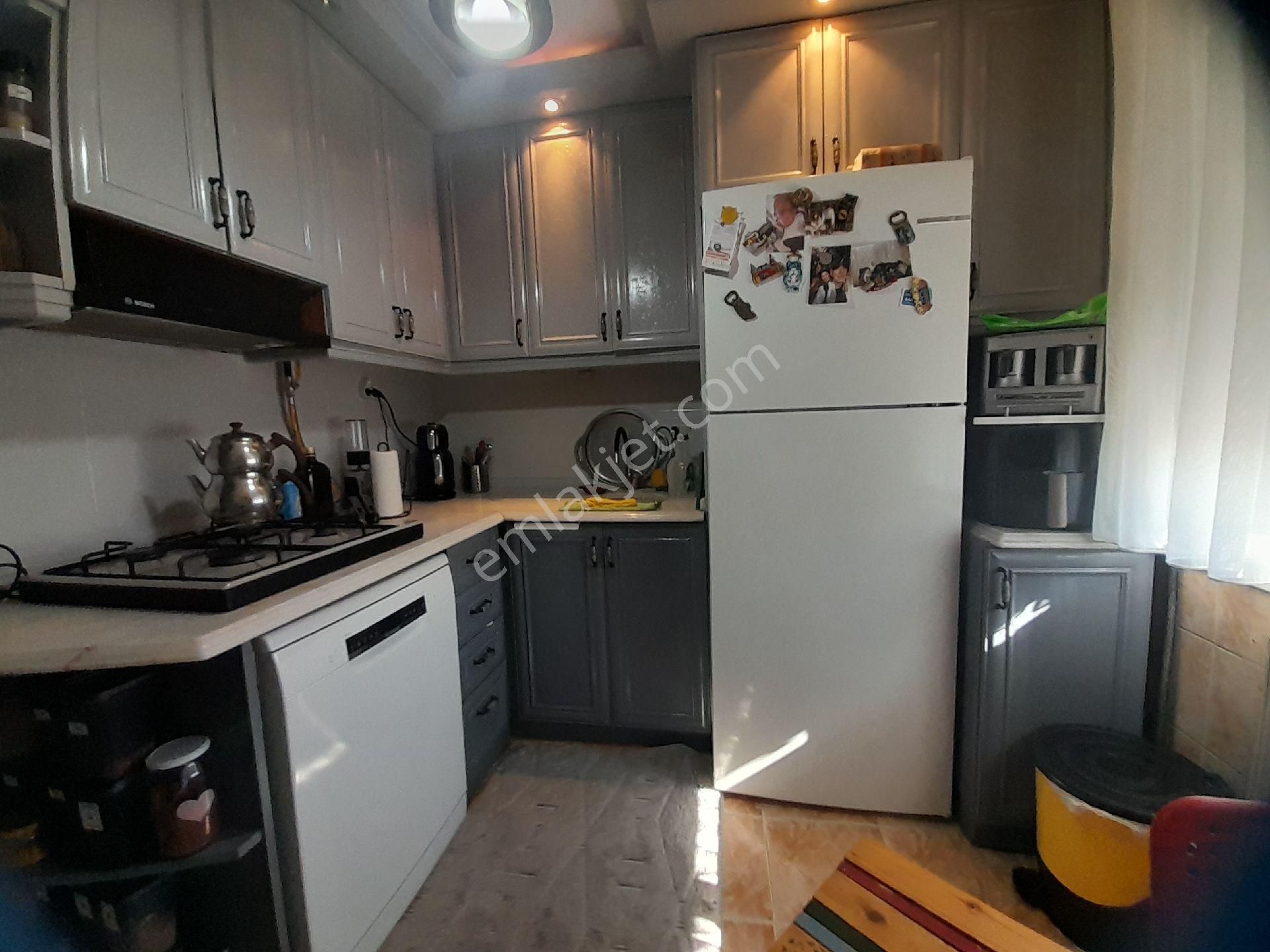 İzmir Konak Güneşli De Satılık 3+1,doğalgazlı Köşe Daire 3259 000