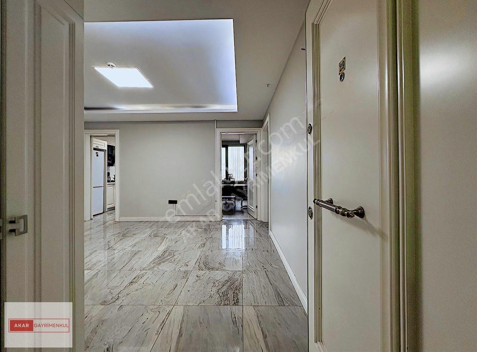 Akar Gyo'dan Üzüm Plazada Lüks Ve Geniş Oturum 3+1 Kiralık Ofis