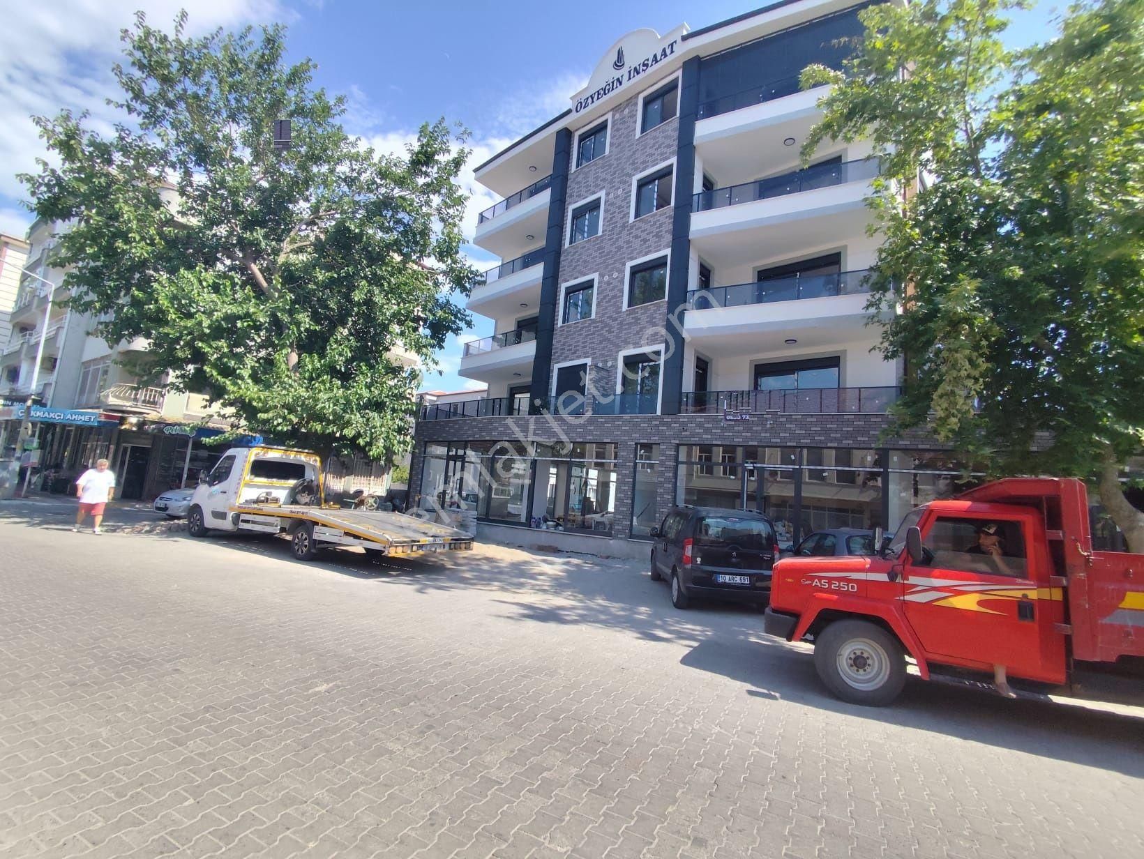 Ayvalık Altınovada 5 Katlı Binanın 2.katı 2+1 Sıfır Daire