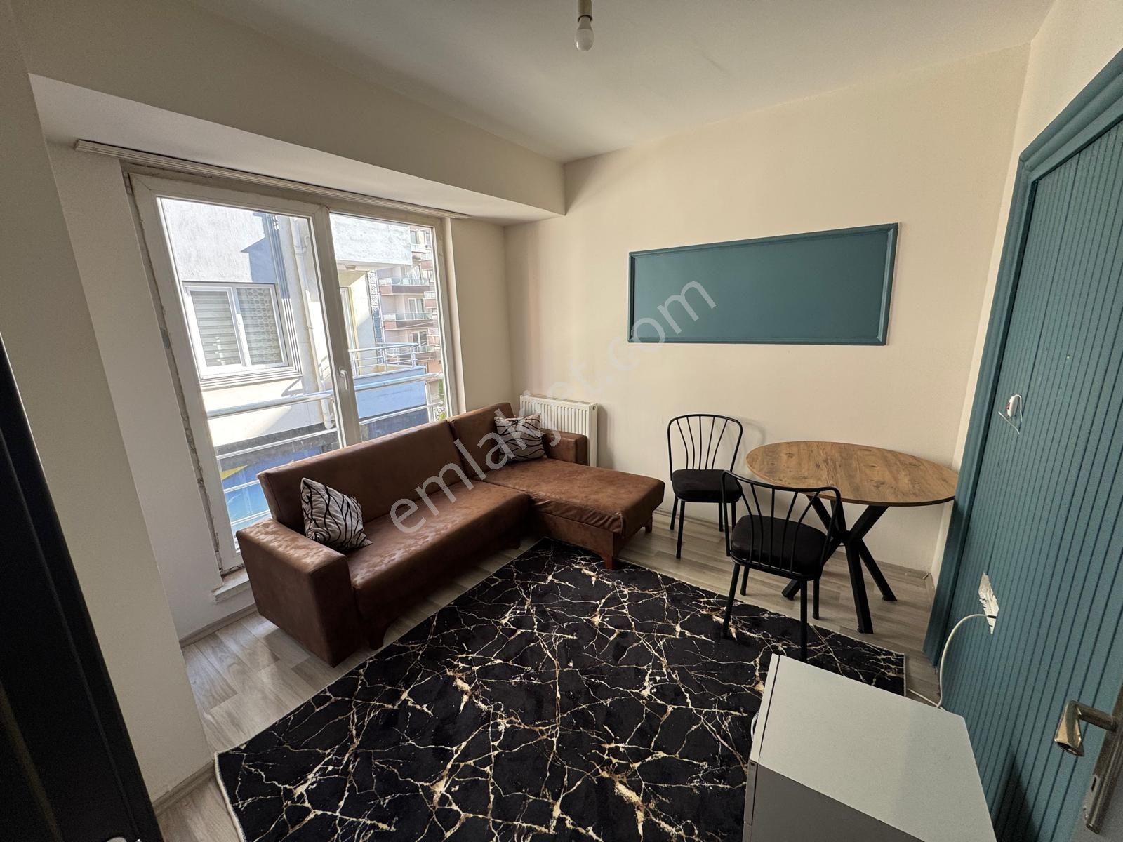 Kampüs Yakını Eşyalı 2+0 Kiralık Daire Merkezi Konumda