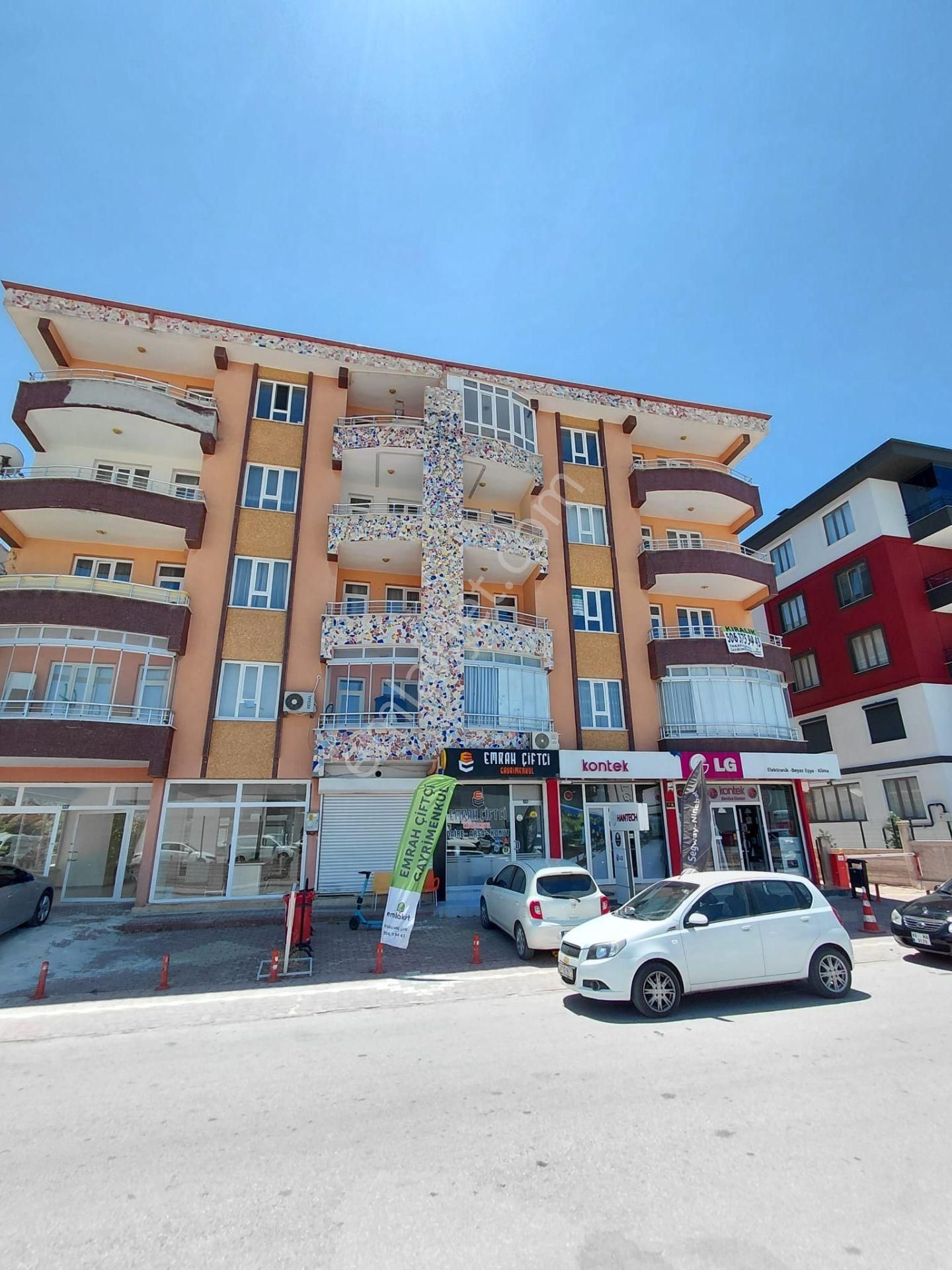 Emrah Çiftci'den Selçuklu Sancak Mah.fizikon Civarı Kiralık 3+1 Arakat Kombili Daire