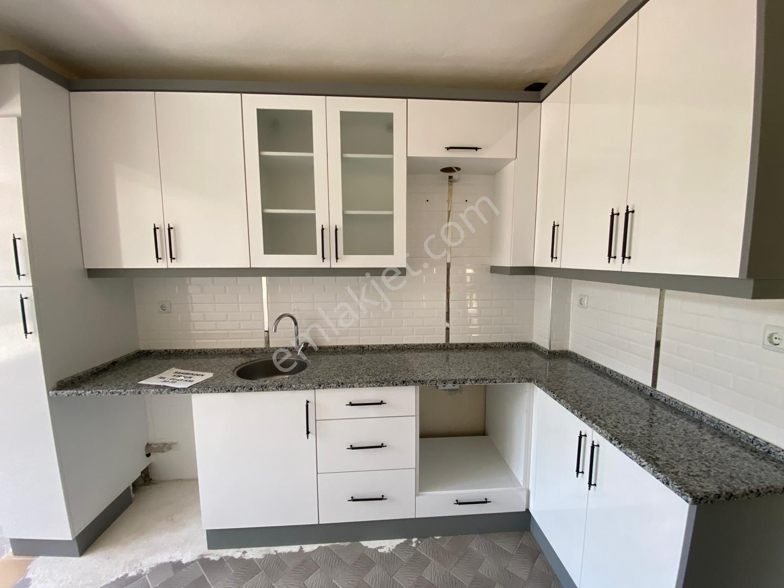 Safir Gayrimenkulden Çarşı Merkezinde Kiralık 3+1