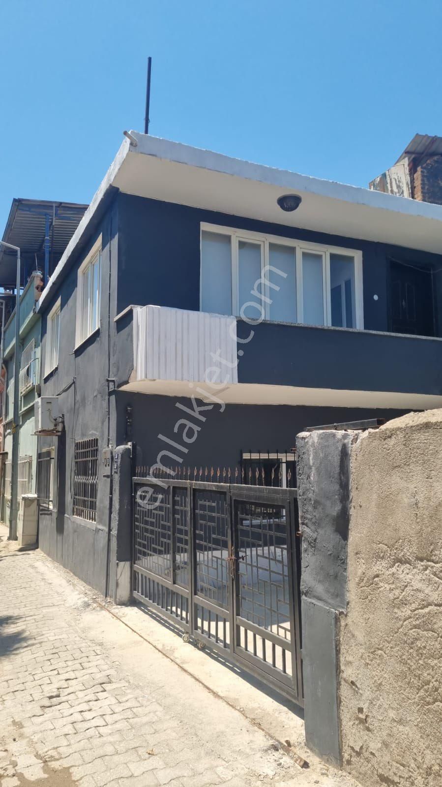 Cuhuriyet Mallesinde 5+2 2 Katlı Satılık Müstakil