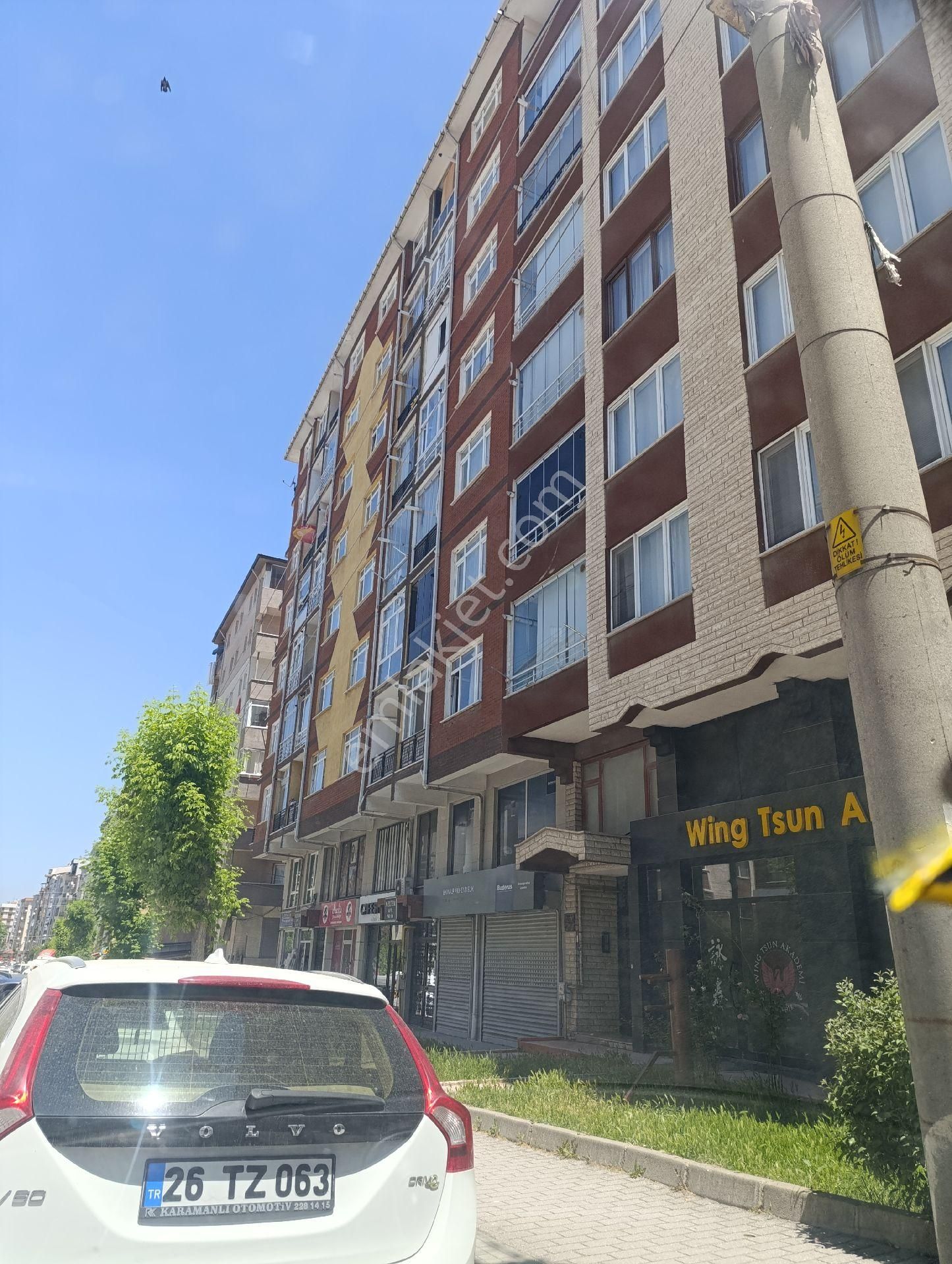 Kurtuluş Mahallesi Vatan Caddesi Üzeri 1 Kat 3+1 Kiralık Daire - Görsel 2