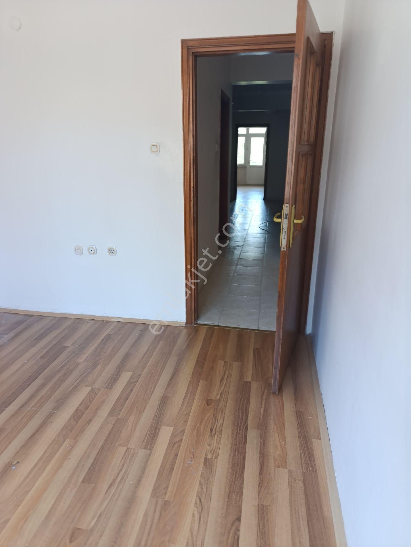 Kurtuluş Mahallesi Vatan Caddesi Üzeri 1 Kat 3+1 Kiralık Daire - Görsel 4