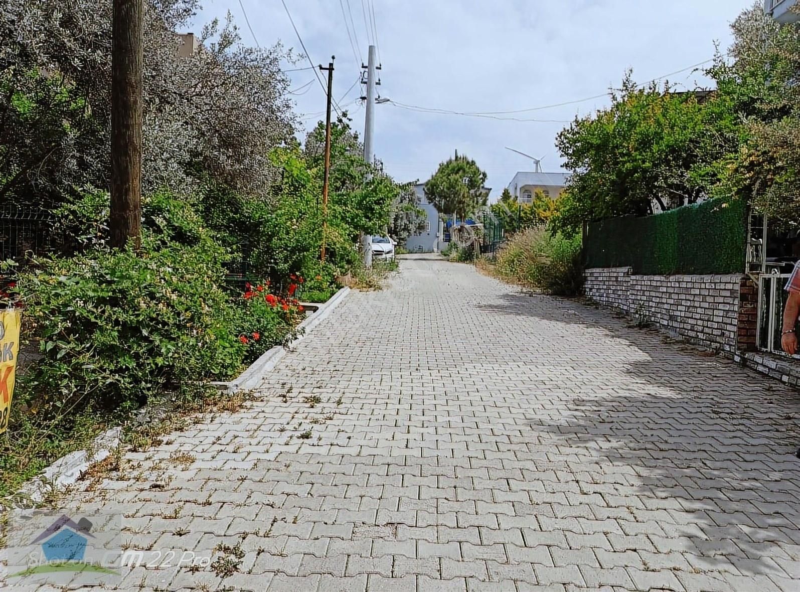Pino Dan Aliağa Çakmaklı Da Sahile Yakın Satılık Tarla