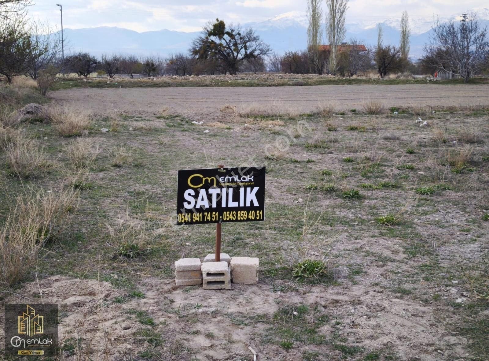 Sazlıca Yukarı Mah. 823 M2 Müthiş Bir Arsa Cm Emlaktan