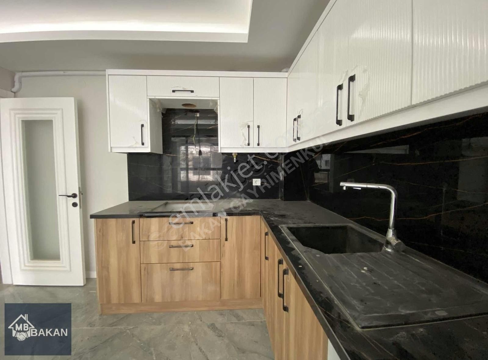 Bakan ^ Dan Yüksek Giriş Satılık Ultra Lüx 3+1 Daire