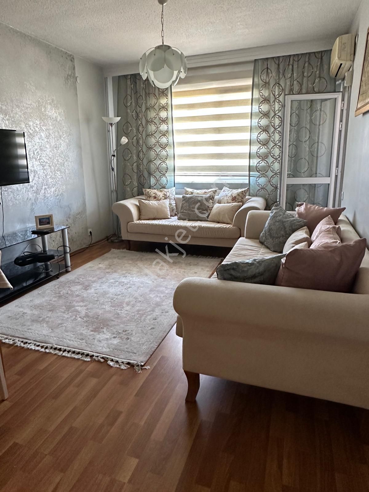 Ataköy 7-8. Kısım Bahar Sitesinde 1+1 Eşyalı Kiralık Daire