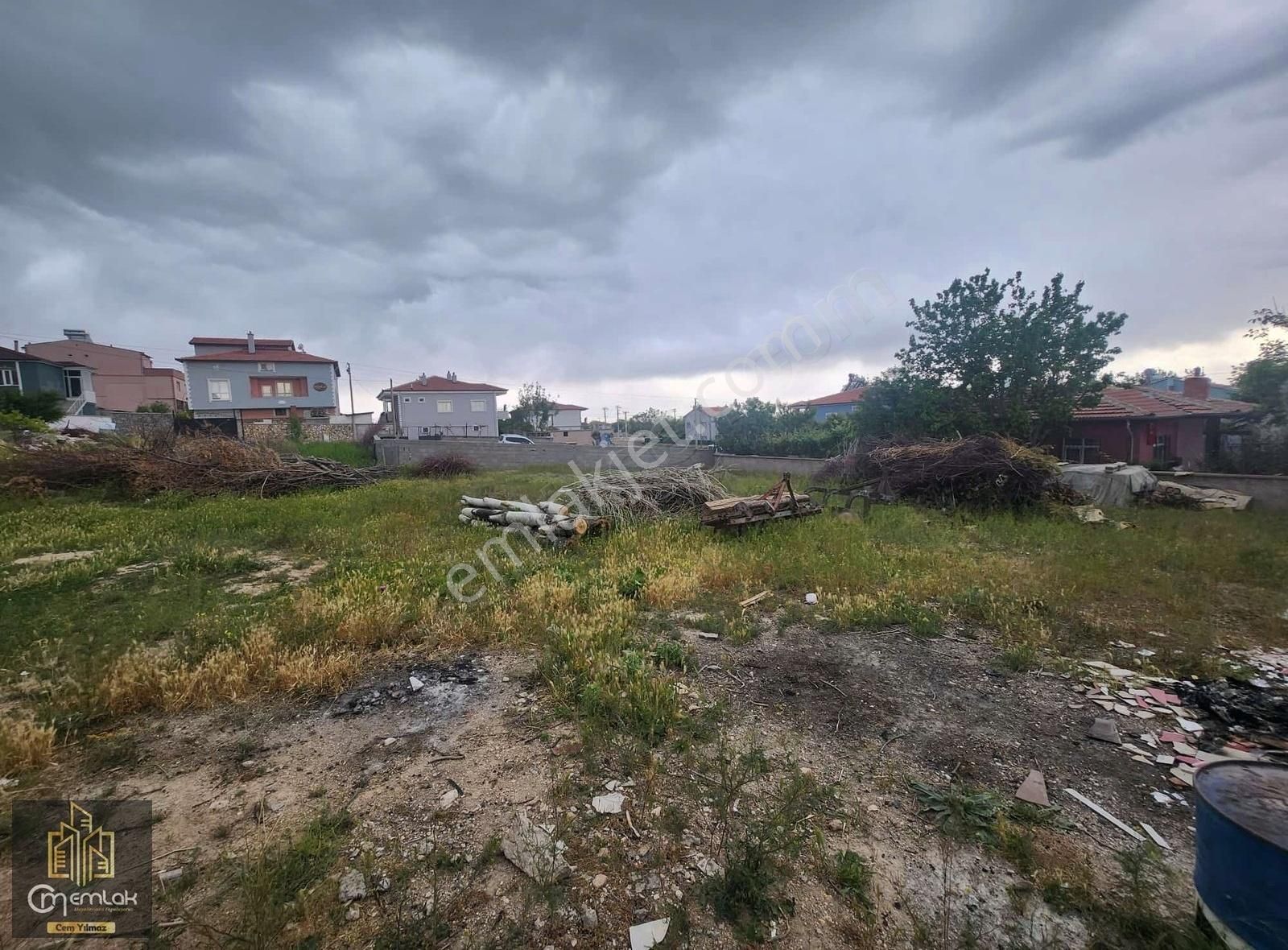 Cm Emlak Sazlıcada Harika Konum 488 M2 Doğalgaz Önünde Arsa