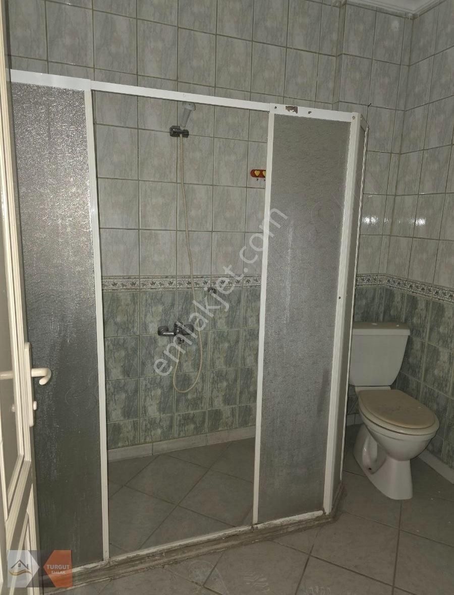 Hal Mahlesi 4 Katlı Ev