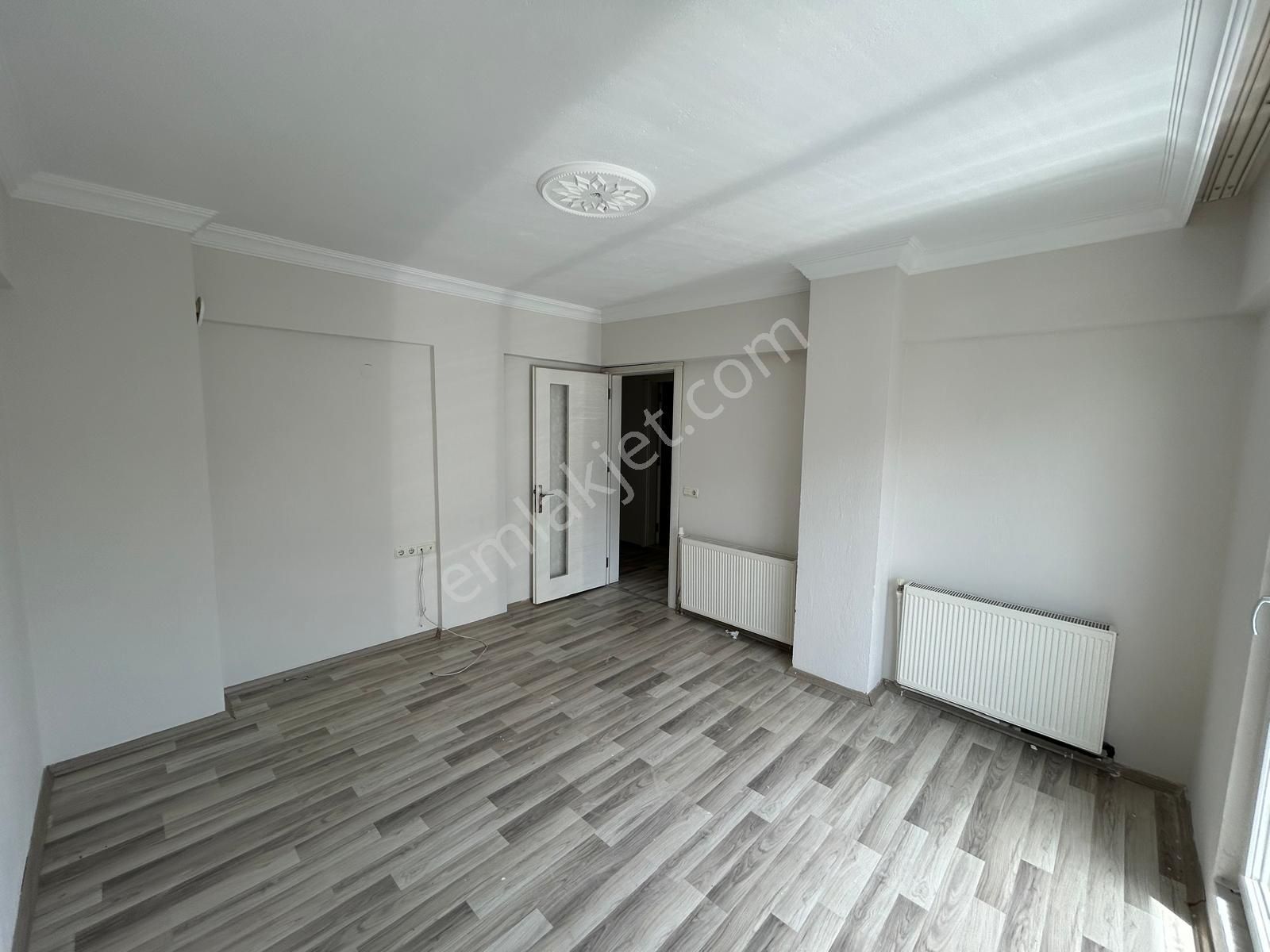 Yıldıztepe Kanalyolu Marketler Mevki 3+1 3. Kat Doğalgaz Isıtmalı Daire