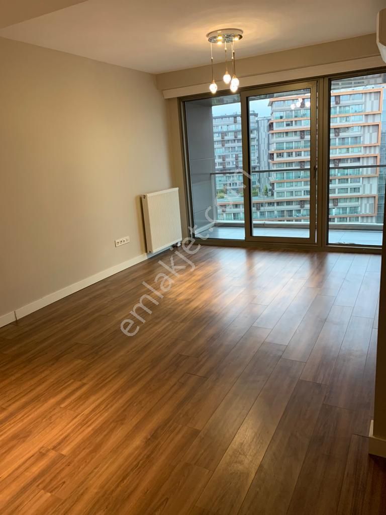 Satış Ve Kiralama Ofisinden Kapalı Mutfaklı Kiralık 3+1 Daire