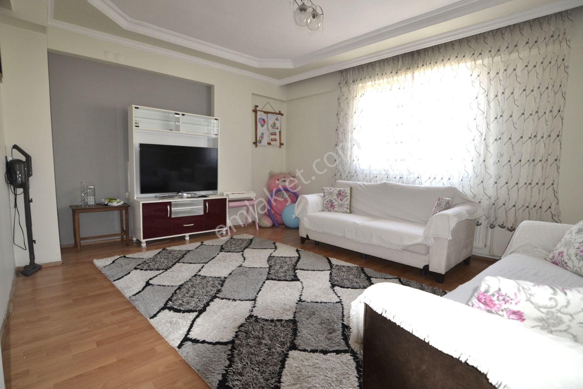 İzbana Yürüme Mesafesinde 3+1 Eşyalı Kiralık Daire