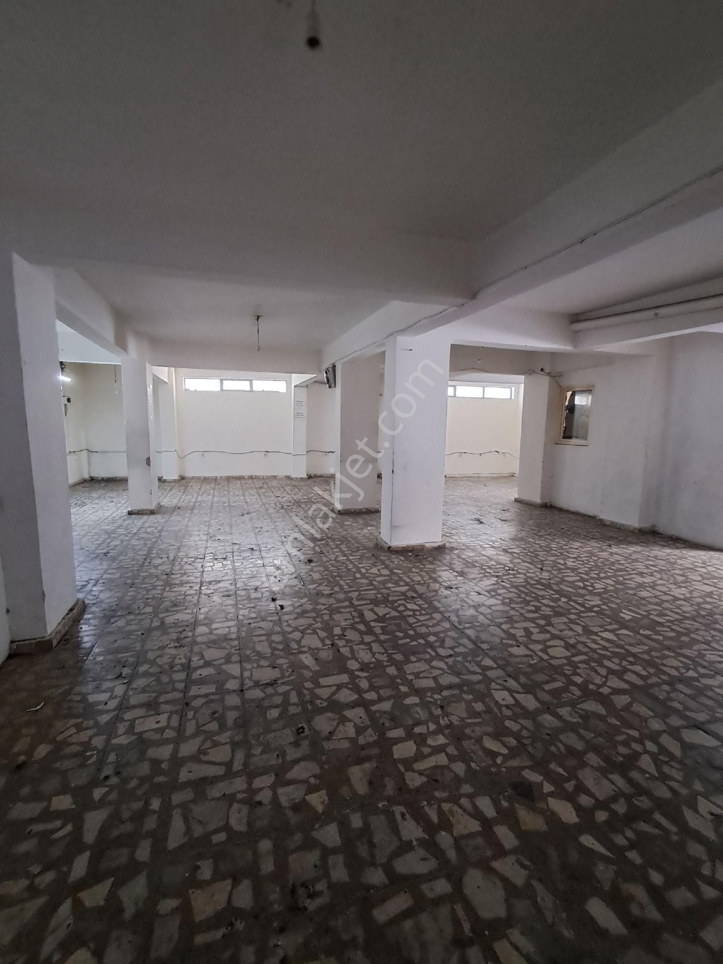 Demirkapıda Satılık Dükkan 160m² (cuma Pazarı Tarafında)