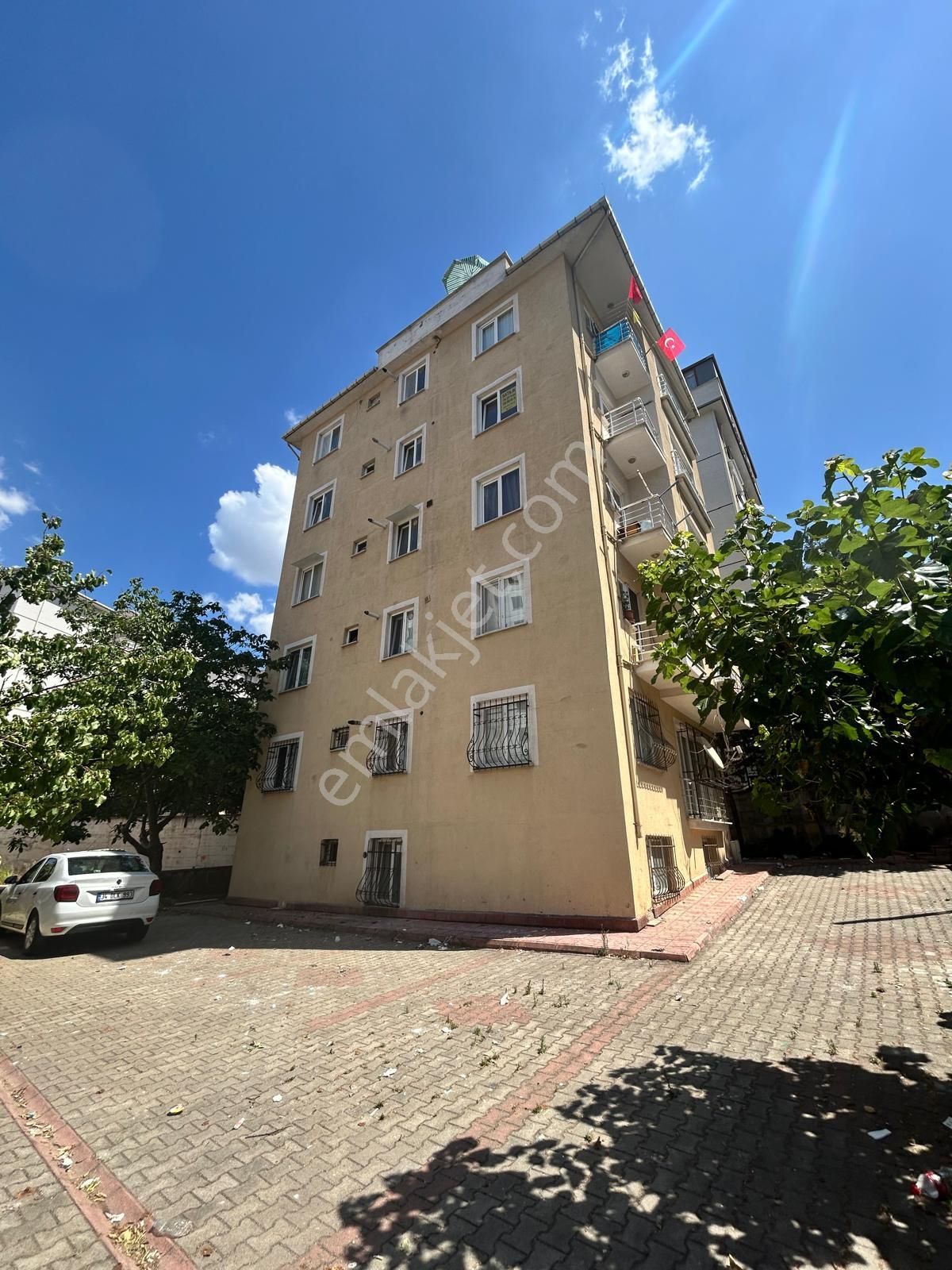Adnan Kahveci Metroya Yürüme Arakat 3+1 İskanlı Bir Fırsat Daha