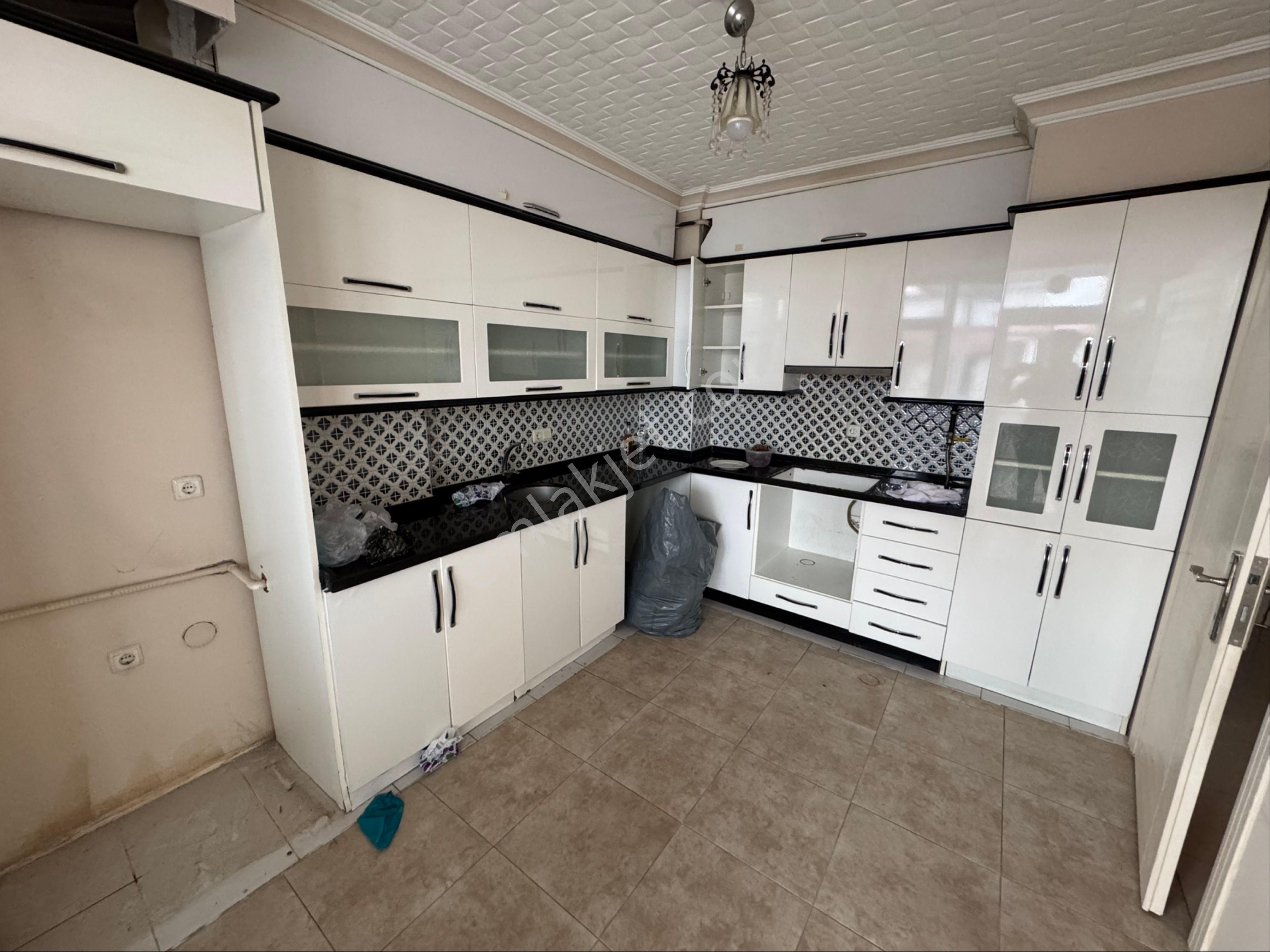 Kip Gayrimenkul Şirinevler Mah.110m2 2+1 Geniş Satılık Daire