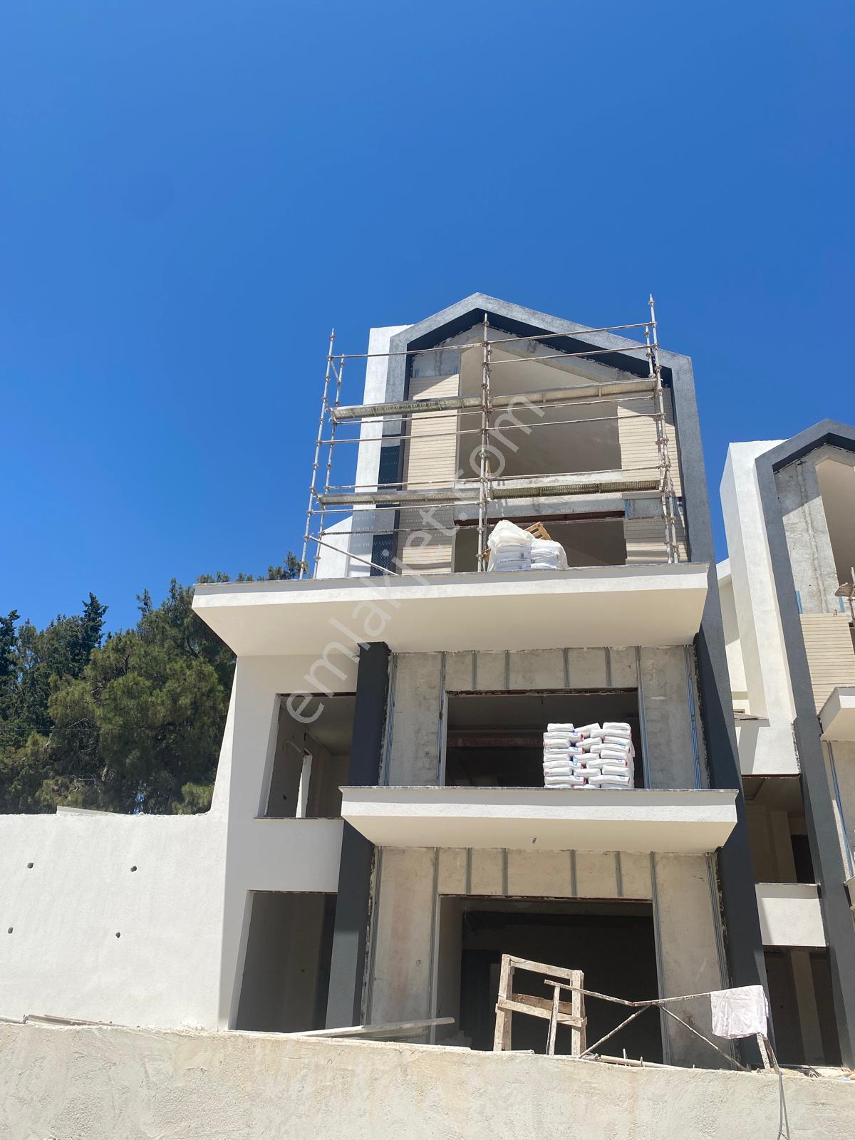 Kuşadası Kadınlar Denizi'nde 4+1 Bahçe Dubleks Daire - Görsel 2
