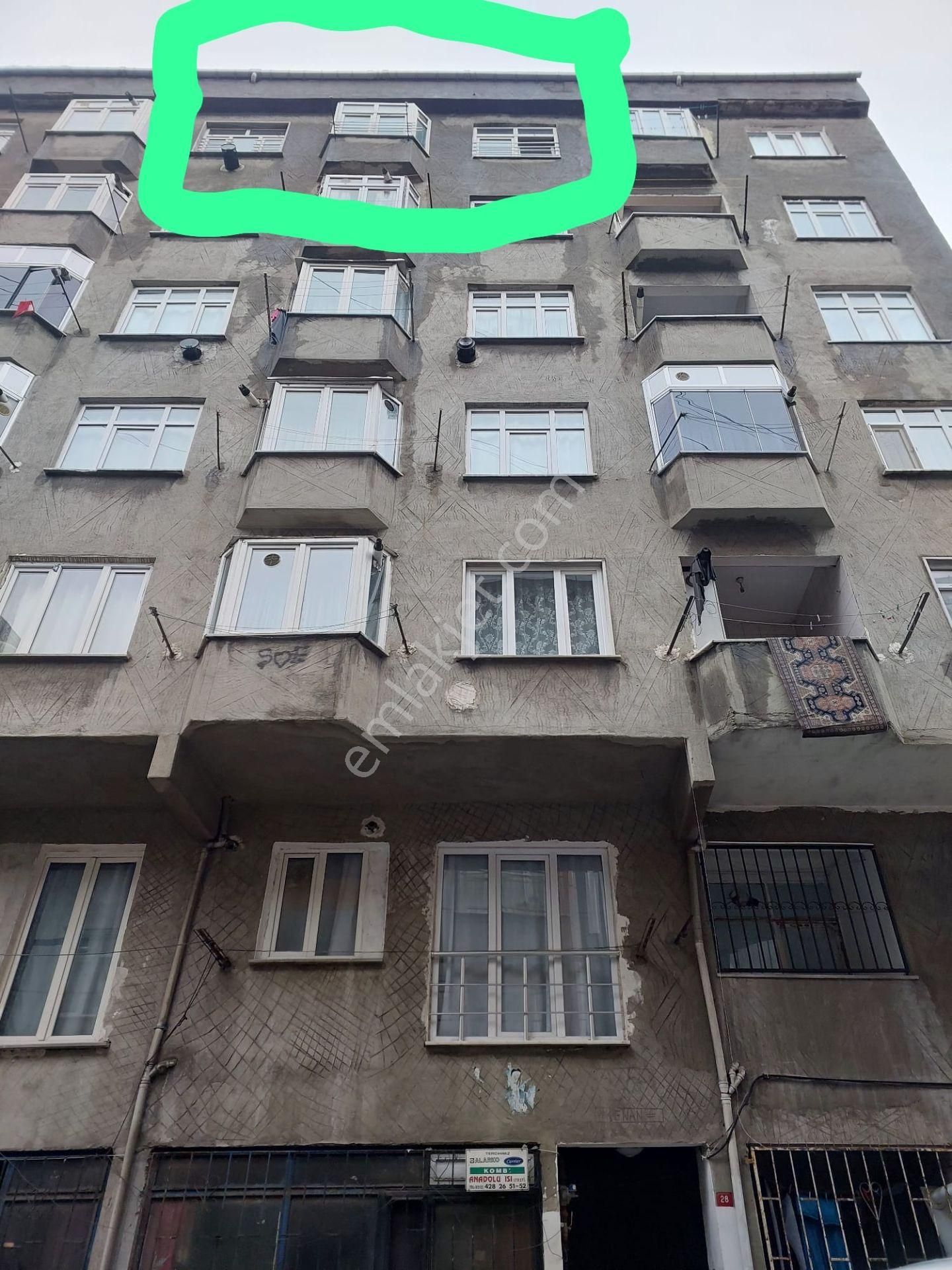 Mehmet Akif Mahallesin'de İkitelli 2+1 Satılık Daire Acil !!!