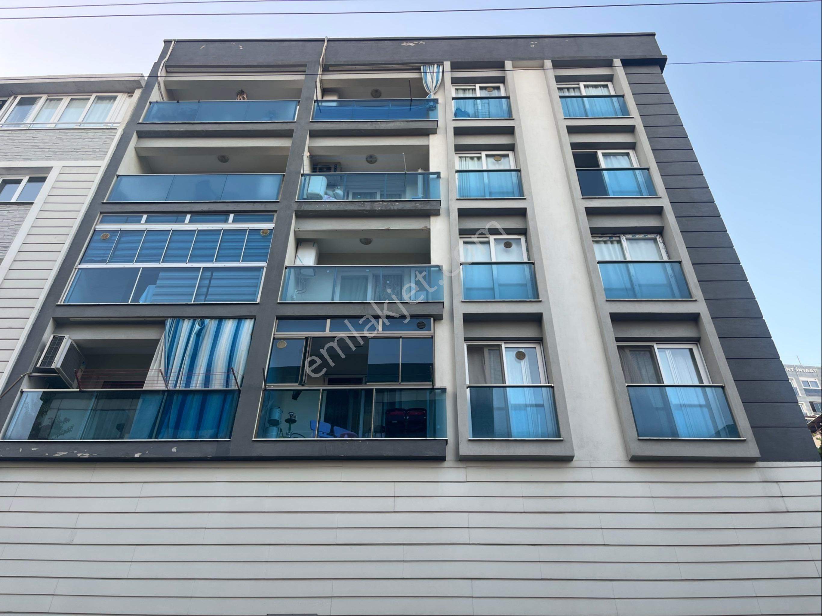 Otuzbeş'ten Bayraklıda Deniz Manzaralı 1+1 Kapalı Otoparklı