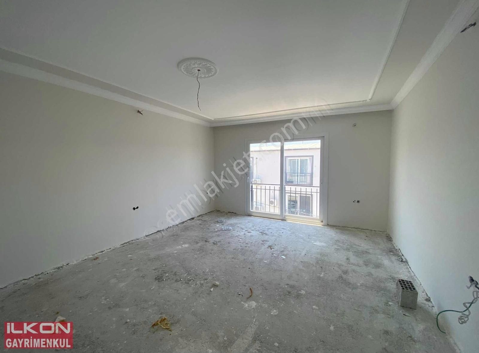 İlkon'dan Çatalarık'ta Ana Cadde Üstü Kiralık 2+1 Çatı Dubleks