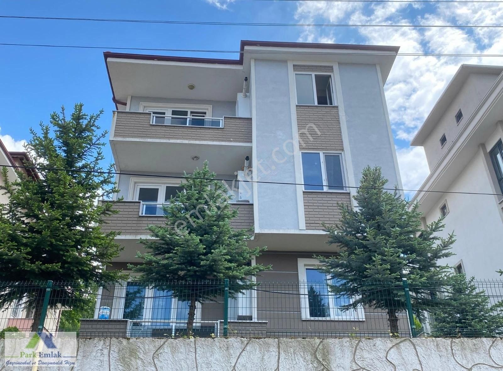 Serdivan Tapu Dairesi Civarı Kiralık 2+1 Daire
