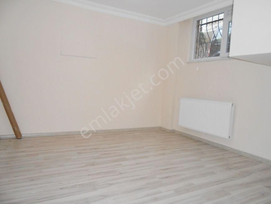 Bahçelievler Yenibosna Çakmak Duruğı Yakını 1+1 Kiralık Bahçe Kat