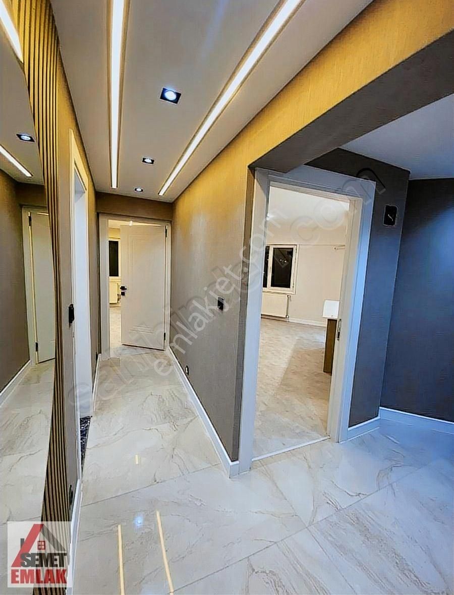 Üçyol Yakını 2+1 Asansörlü Doğalgazlı Cadde Üzeri Satılık Daire