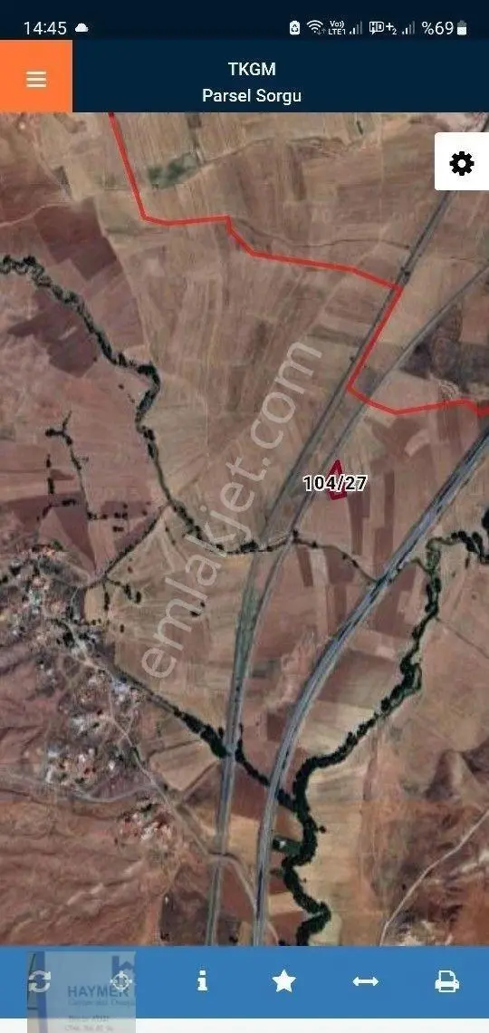 Sivas Merkez Kızılova Köyünde Tarla