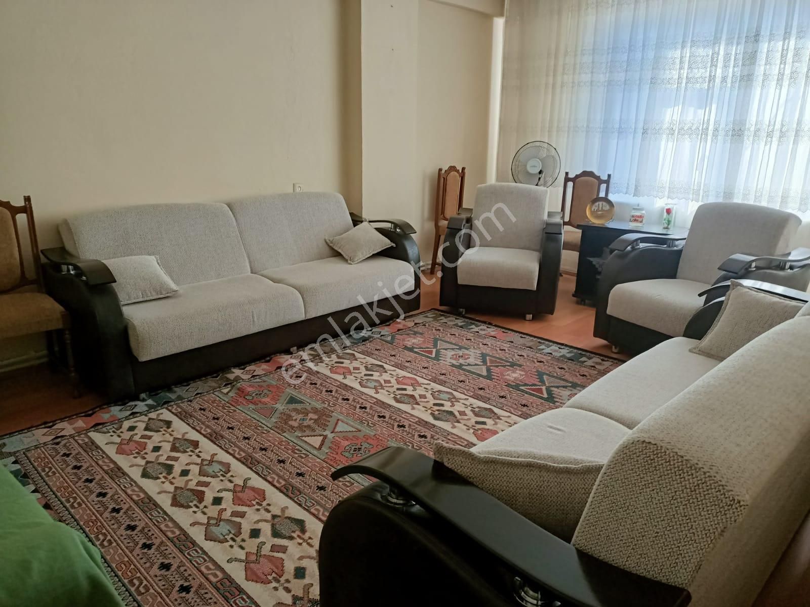 A.y.s. Gayrimenkul ' Dan Eşyalı Kiralık Daire
