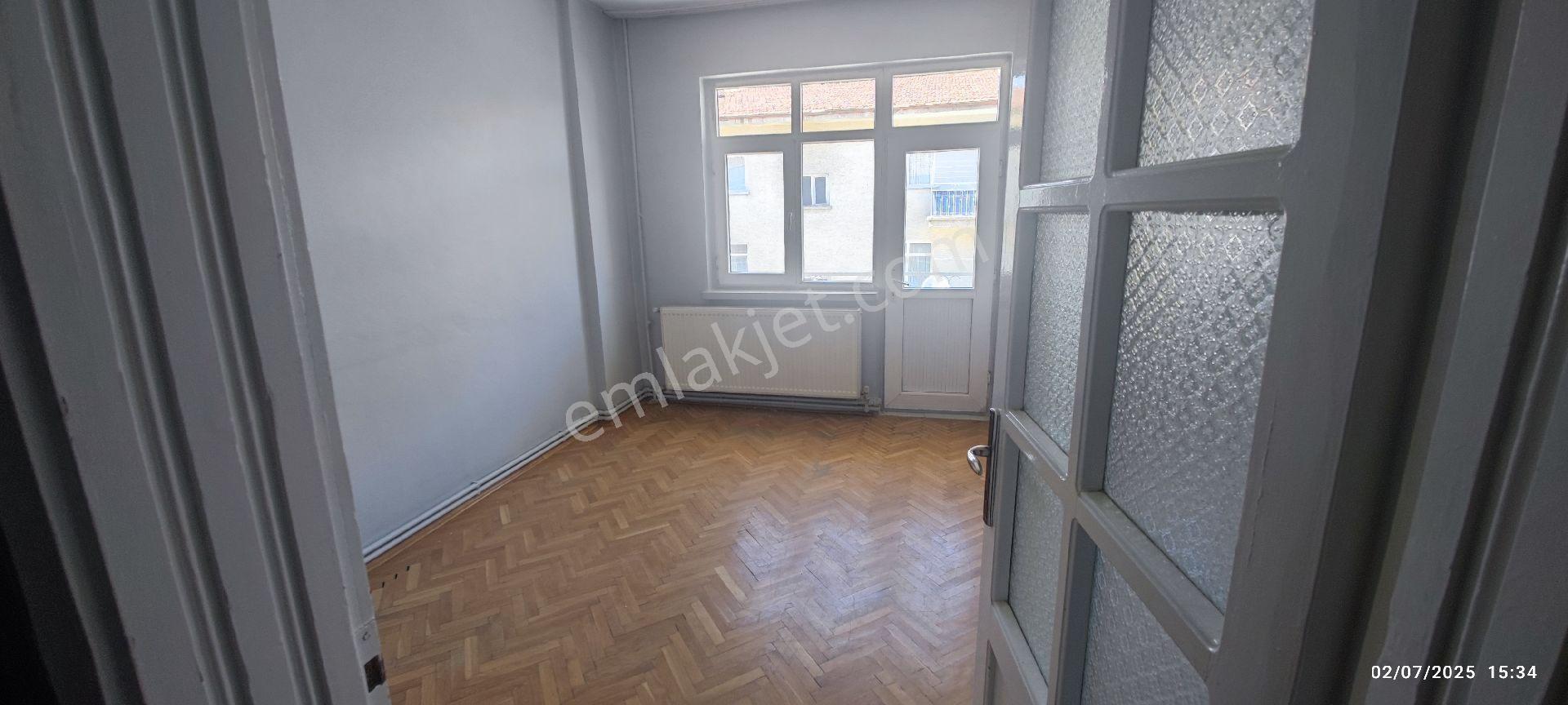 M.paşa 27 Yıllık Sağlam Betonarme Daire - Görsel 9