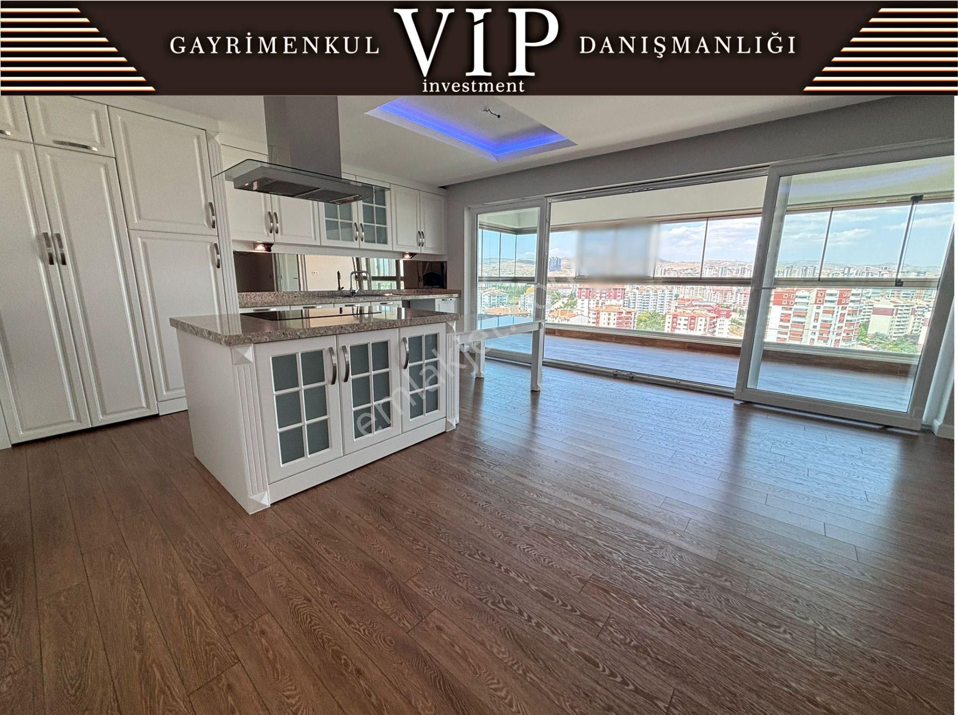 Çakırlar Büyük Kavşakta Panoramik Manzaralı 4,5+1 Satılık Daire