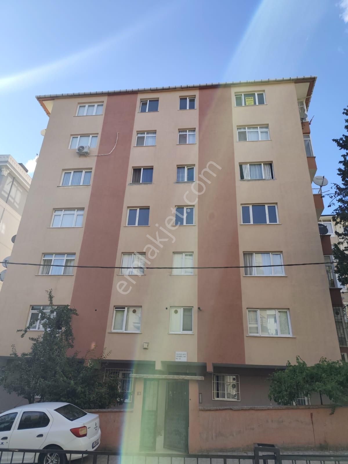 Yakacık Meydana Yürüme 17m2 Arsa Paylı İçi Full Yenilenmiş 2+1