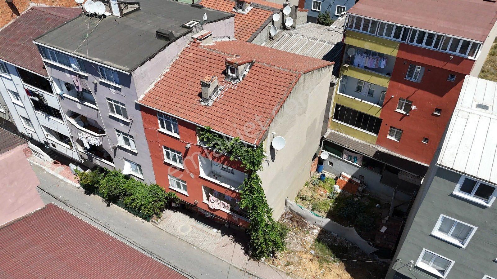 Arnavutköy Maraşel'de 4 Katlı Komple Satılık Bina 3+1 Daireler