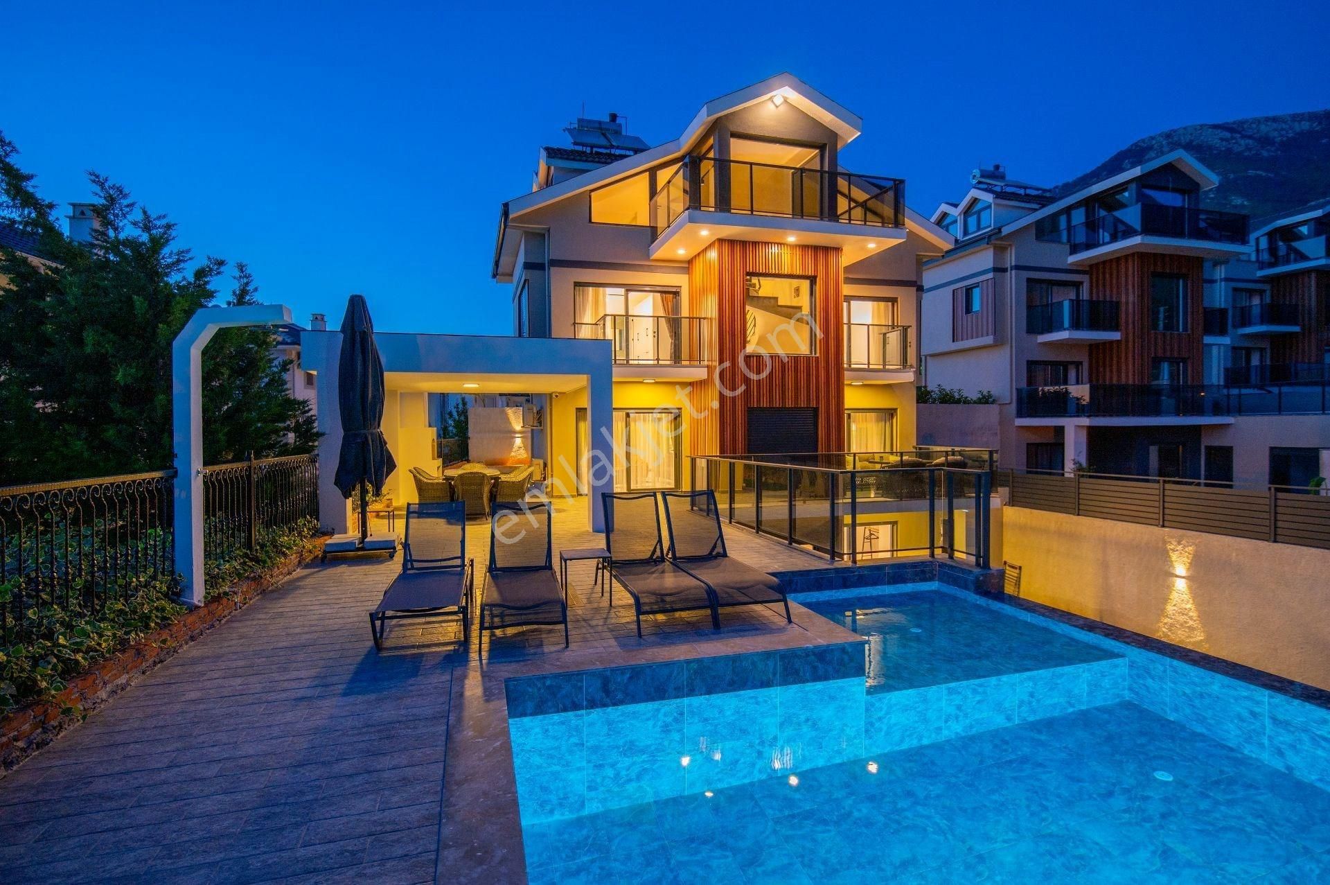 Ölüdeniz Ovacık’ta Babadağ Ve Deniz Manzaralı, Kapalı Havuzlu, Hamam-sauna-jakuzili 5+1 Sıfır Ultra