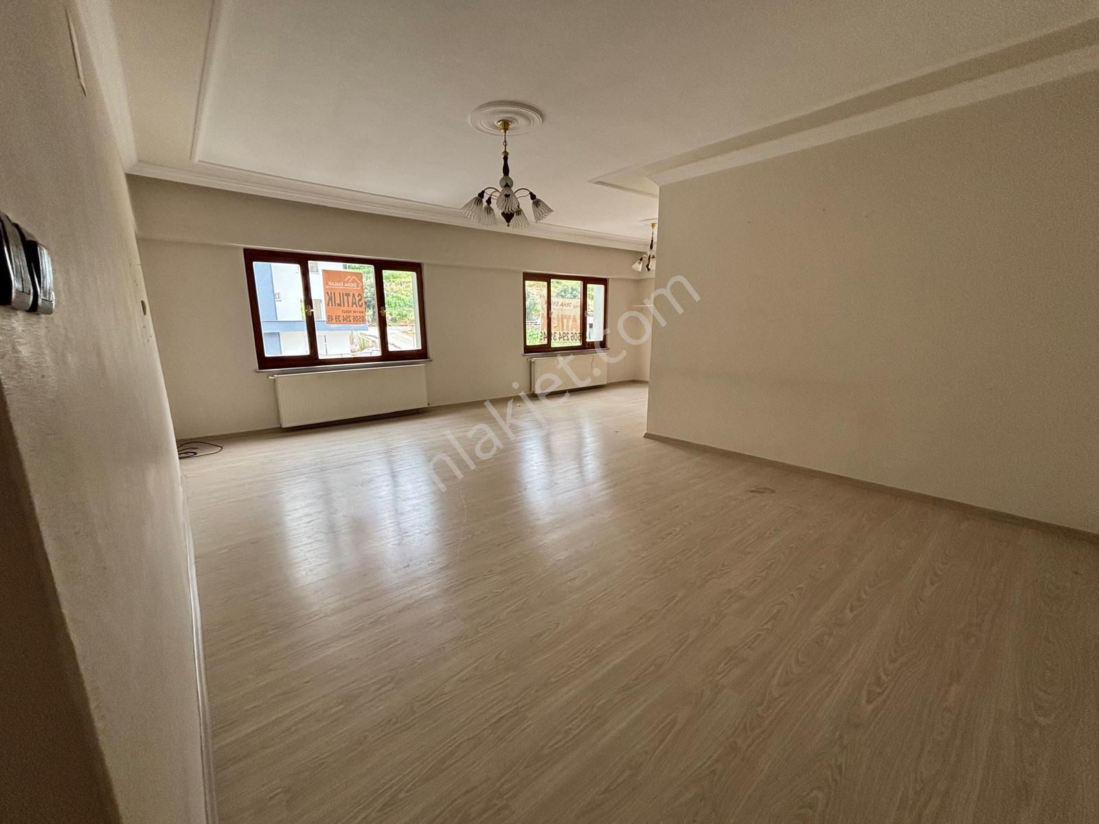 Deha Emlak'tan Söğütlüde Satılık 3+1 Daire