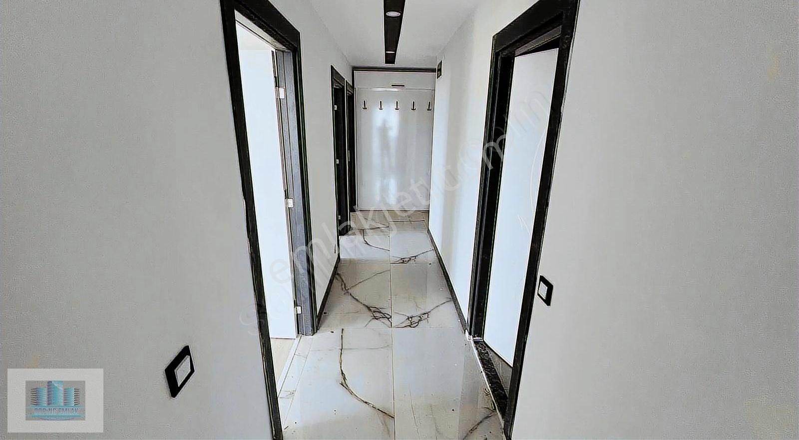 Katta Asansörlü Satılık Sıfır Çift Balkonlu 2+1 Geniş Daire