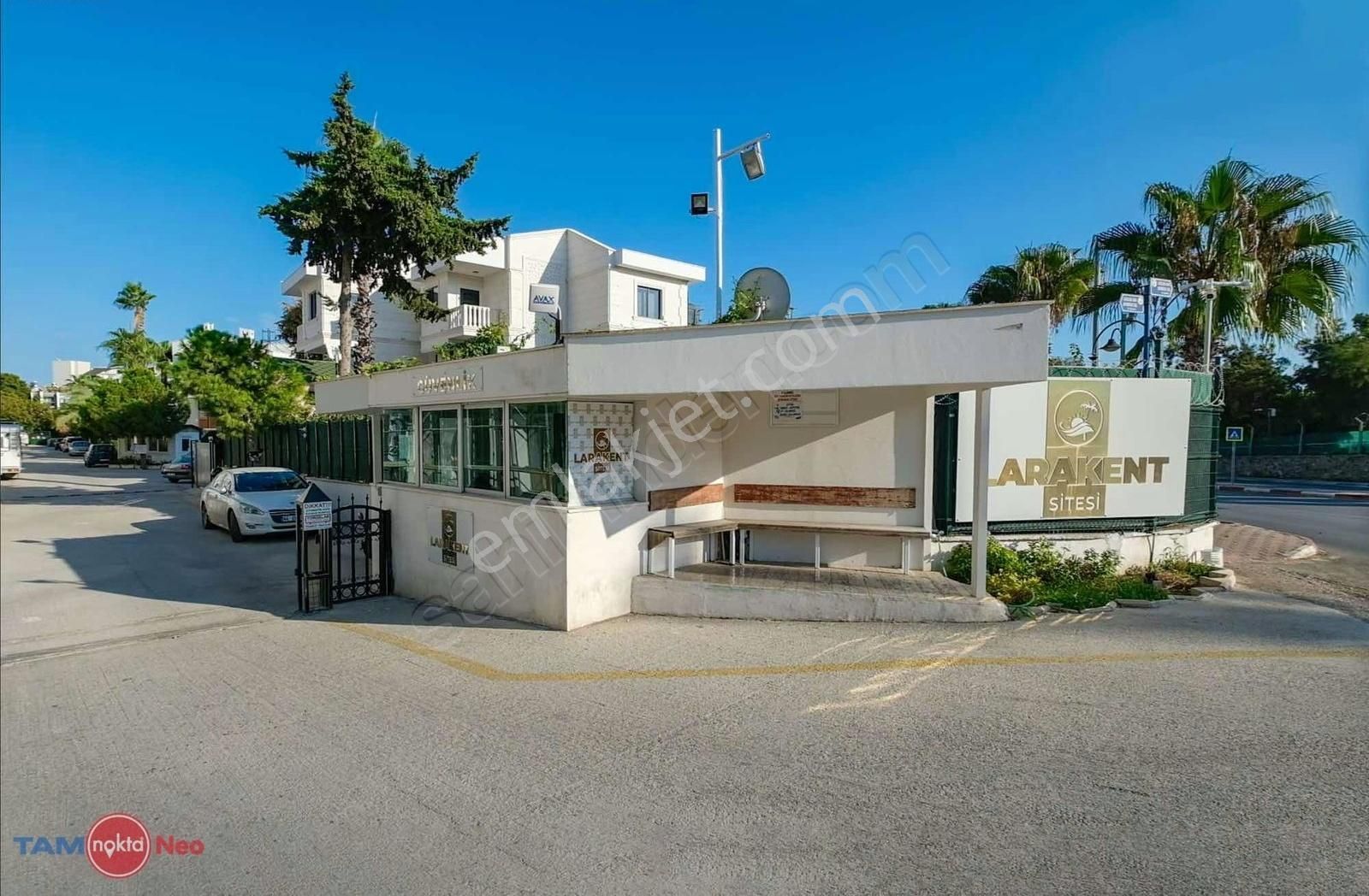 Larakent Sitesi'de Eşsiz Özel Tasarım Tripleks Daire