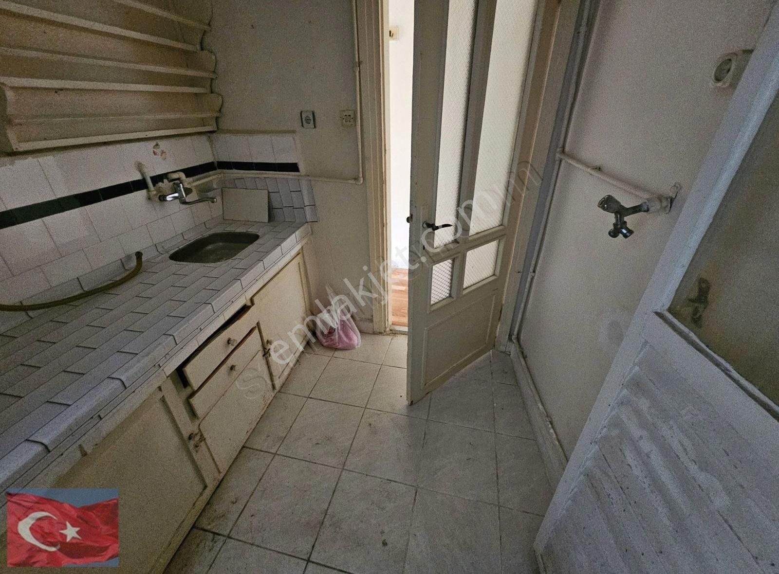 Kocamustafapaşa Merkezi Konum 2.ara Kat 1+1 60mk 3.000.000tl - Görsel 32