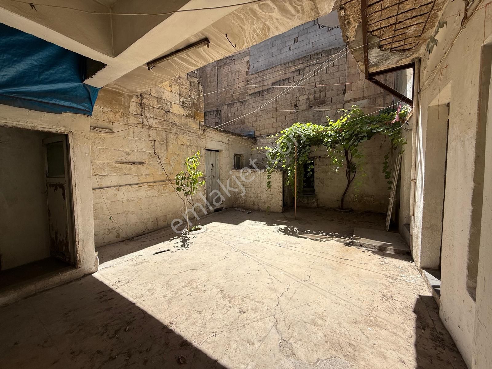 Ayalp'ten 5+1 Restorasyona Uygun Antep Evi