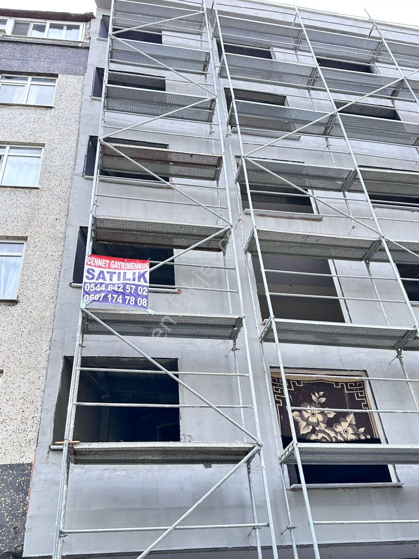 Veliefendi İnşaatan Satılık 2+1 Daire Ara Katta