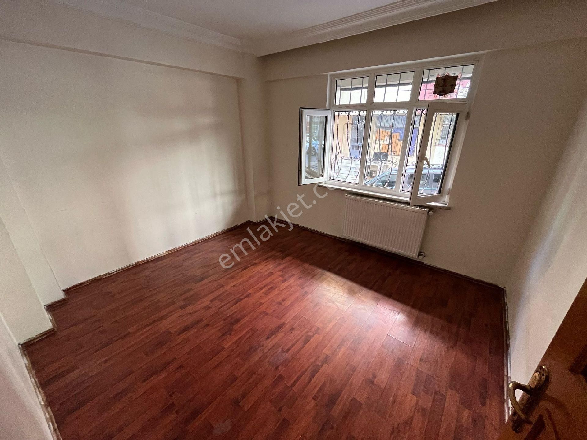 Esenler Menderes Mahallesinde Kiralık Balkonlu Yüksek Giriş