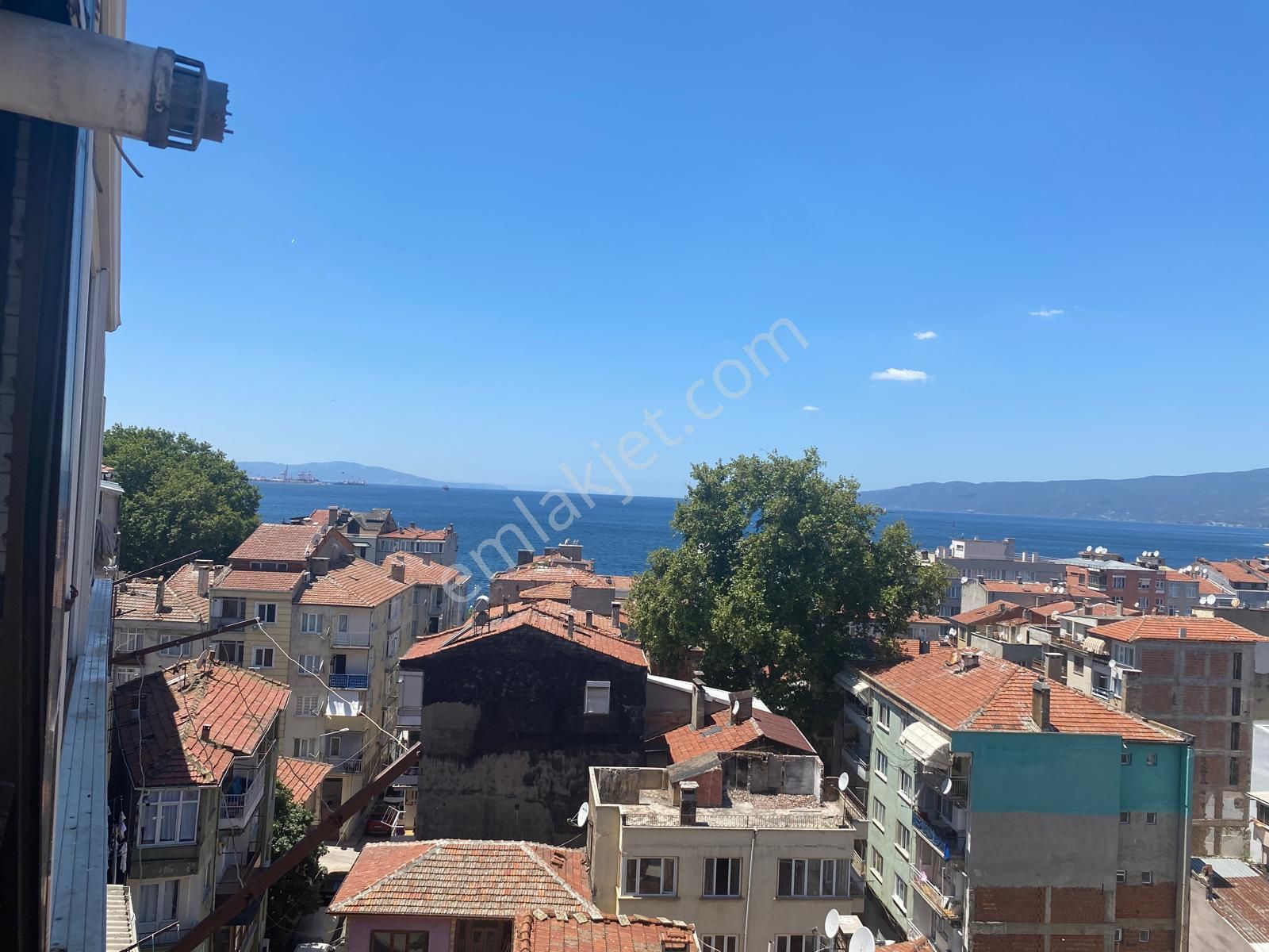 2+1 Geniş Ferah Deniz Manzaralı Merkezde